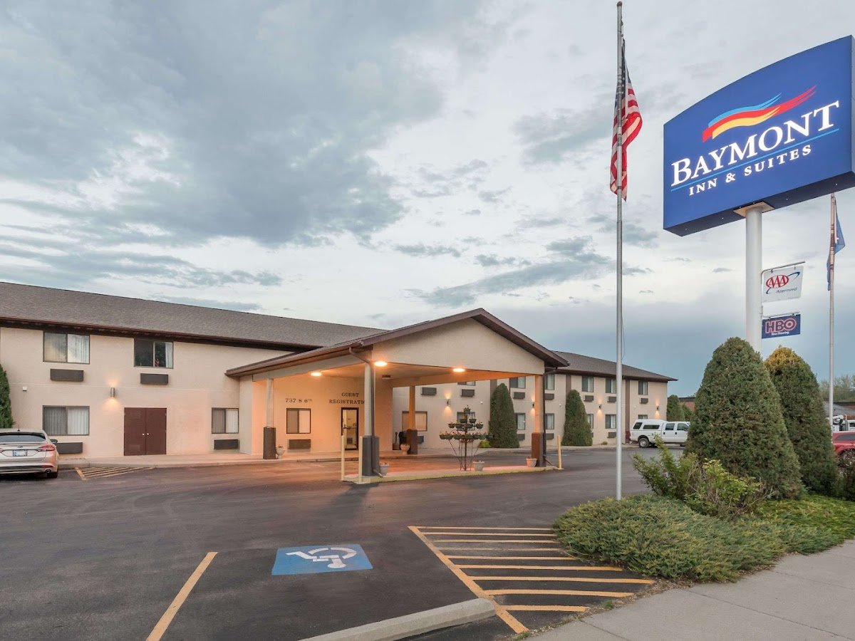 Baymont by Wyndham Hot Springs photo 1