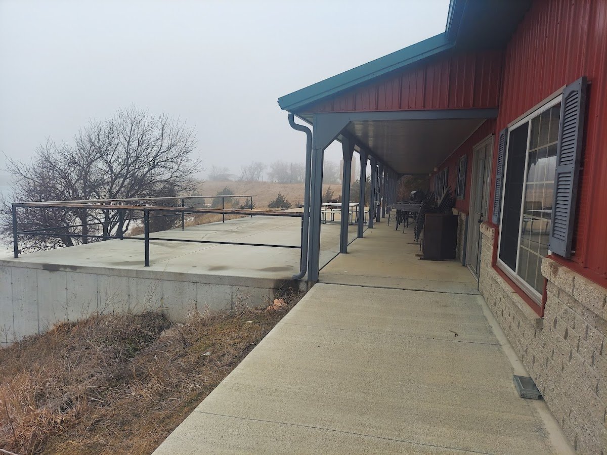 Black claw lodge photo 1