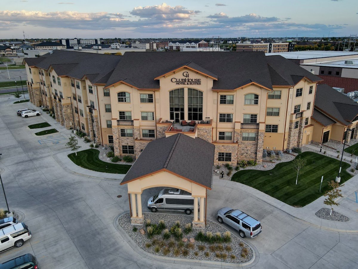 Clubhouse Hotel & Suites