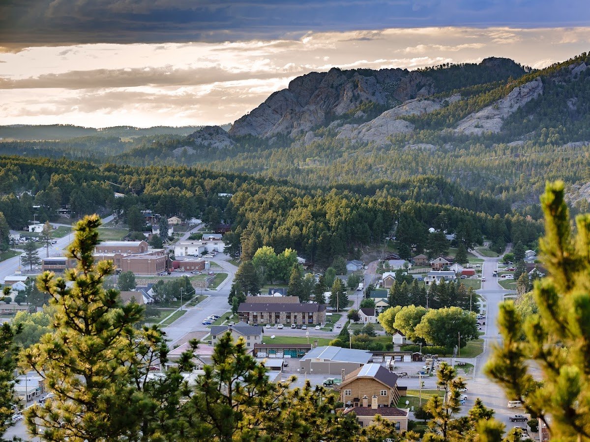 Custer Hospitality Hotels & Resort