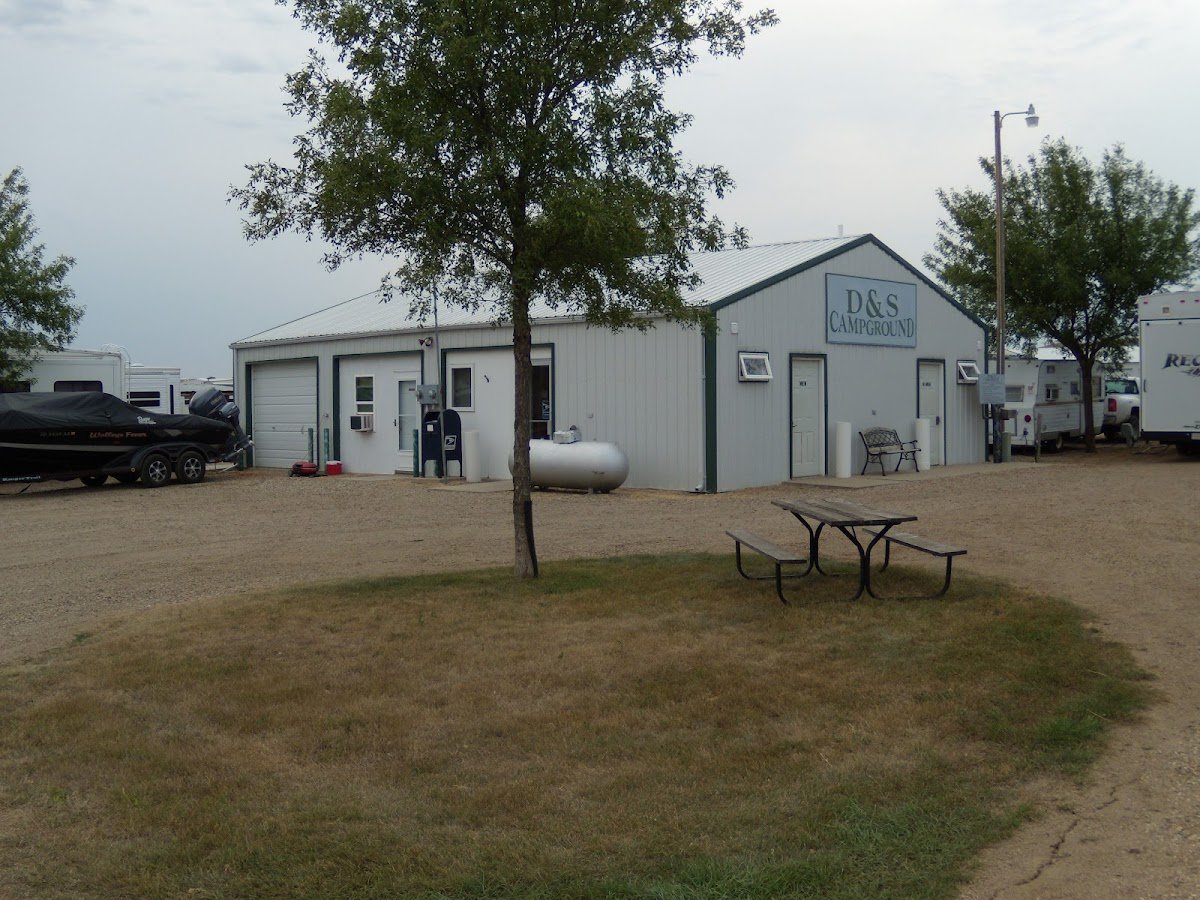 D & S Campground Lodge and Storage