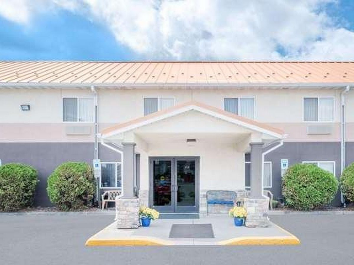 Days Inn & Suites by Wyndham Fargo 19th Ave/Airport Dome