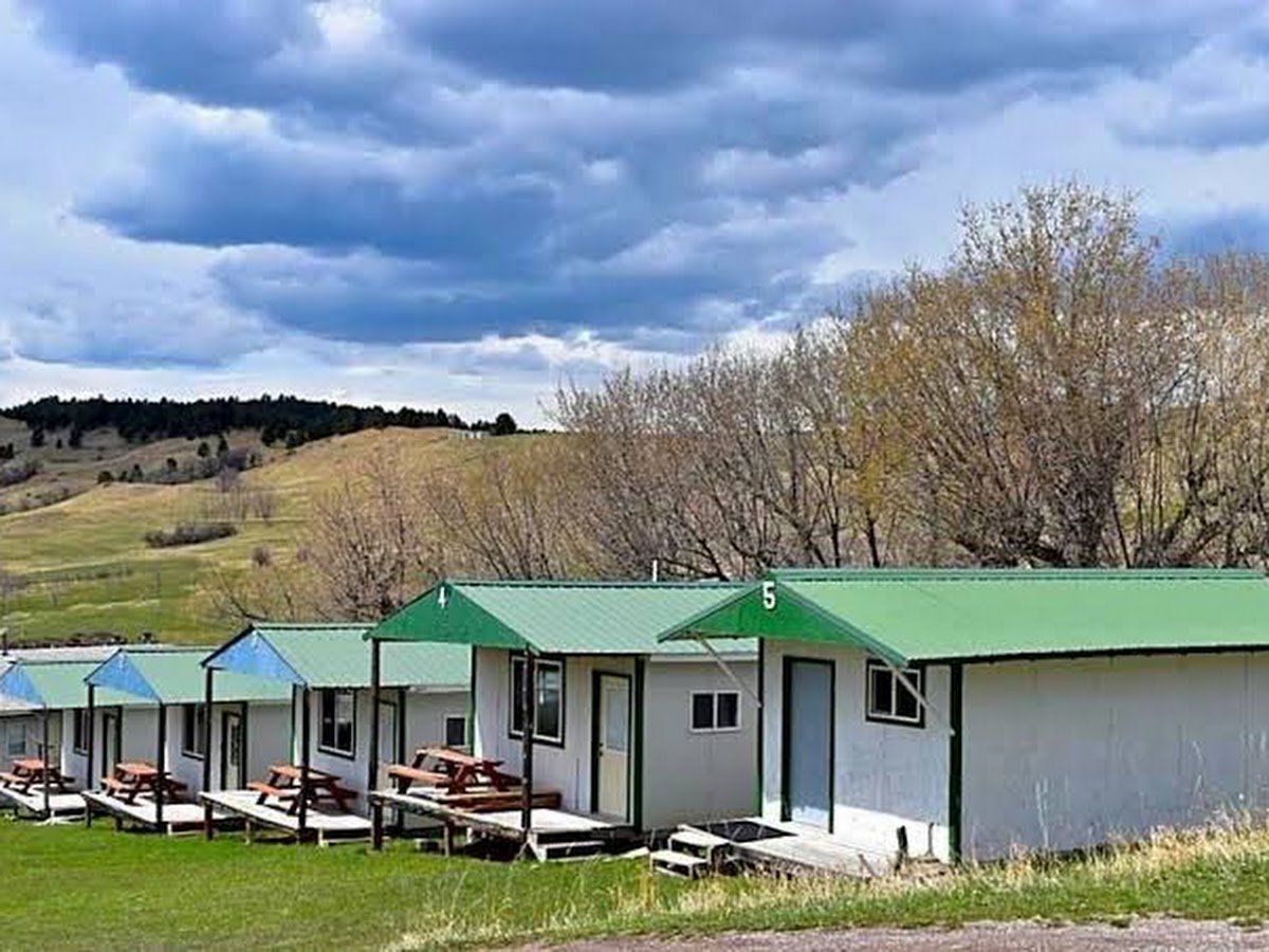Eagles Landing Campground - Double Room with Private Bathroom