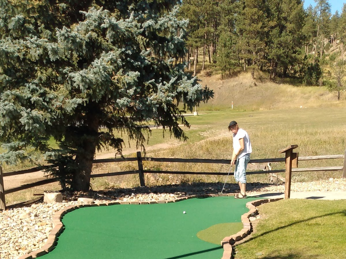 Grizzly Gulch Adventure Golf