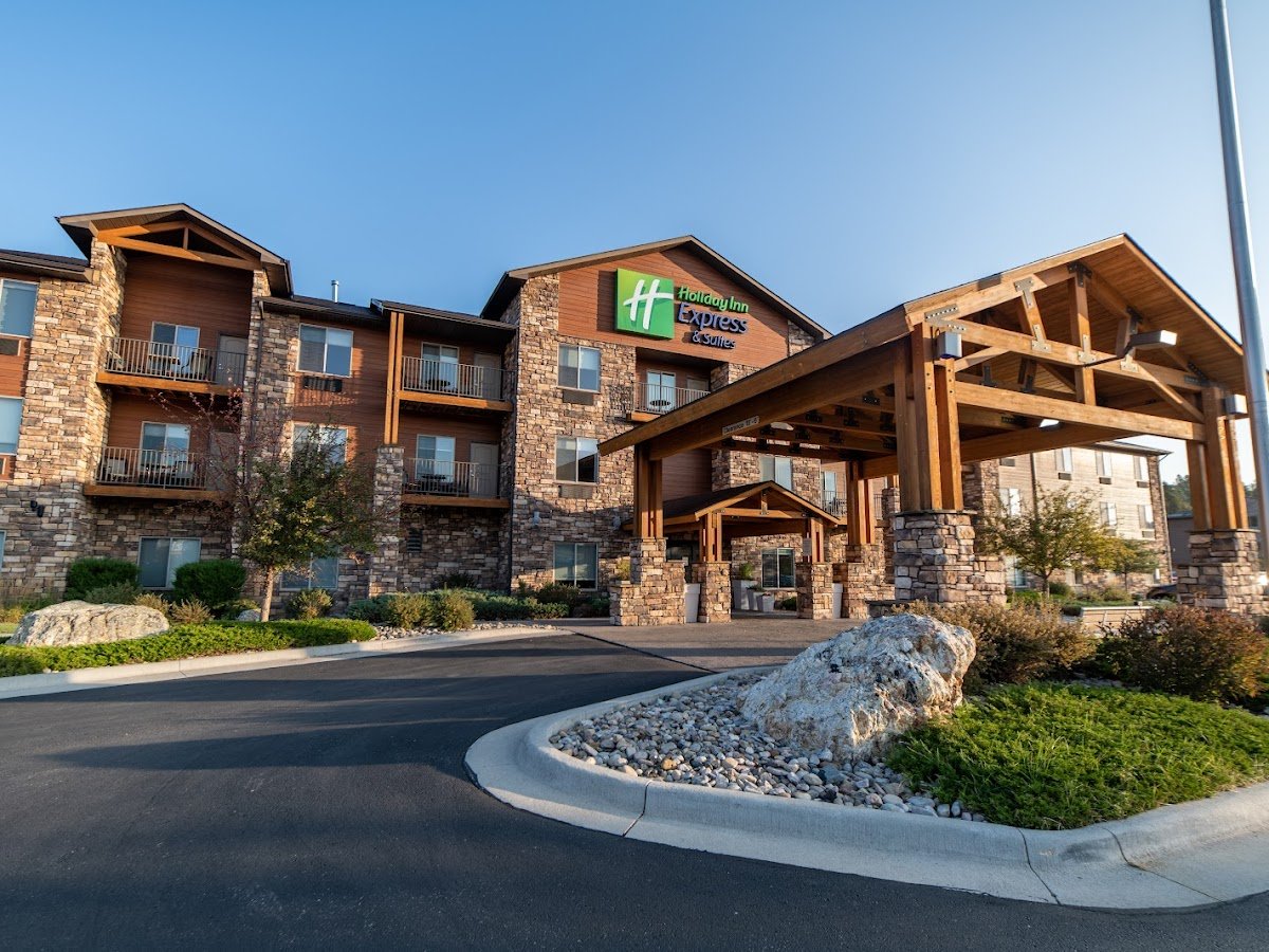 Holiday Inn Express & Suites Custer by IHG