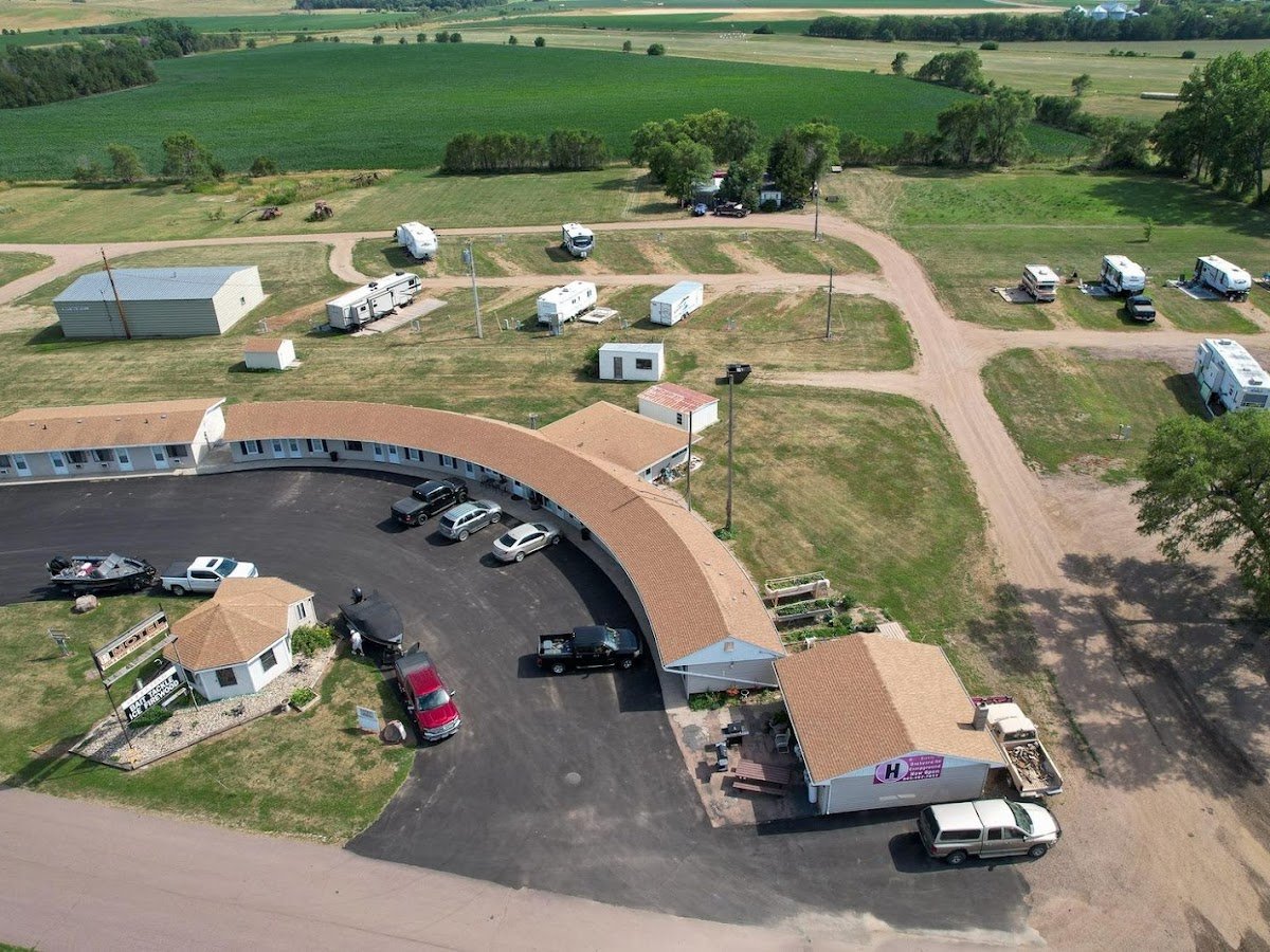 Lake Andes Inn & RV Campground