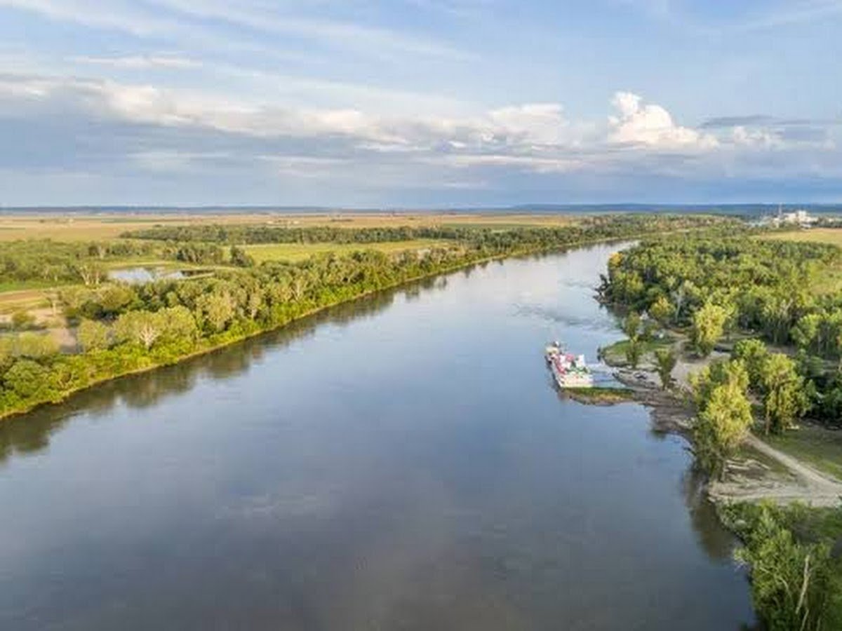 Missouri River photo 1