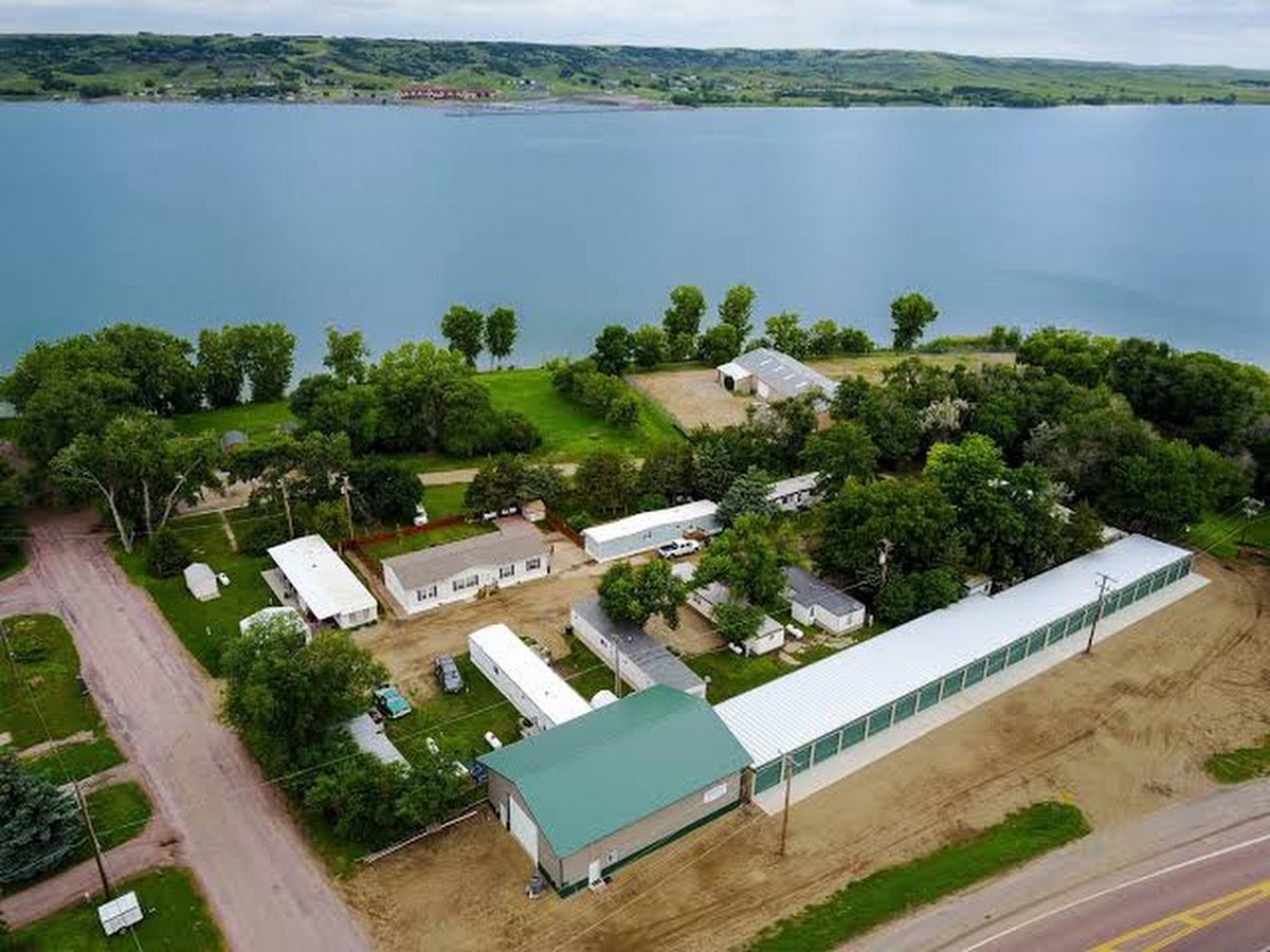 Missouri River Vacation Rentals at American Creek Campground, Chamberlain, SD