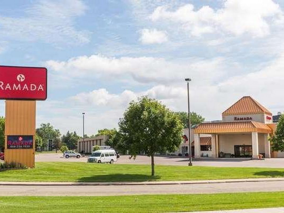 Ramada by Wyndham Sioux Falls Airport-Waterpark & Event Ctr