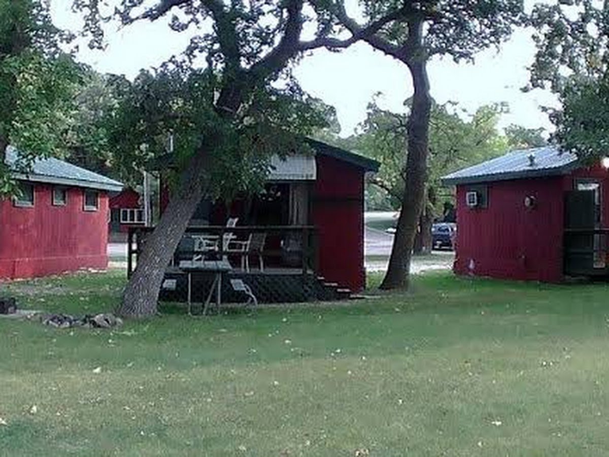 Roy Lake Resort & Lodge