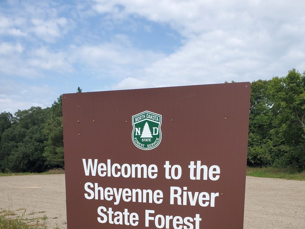 Sheyenne River State Forest - Oak Ridge Trailhead