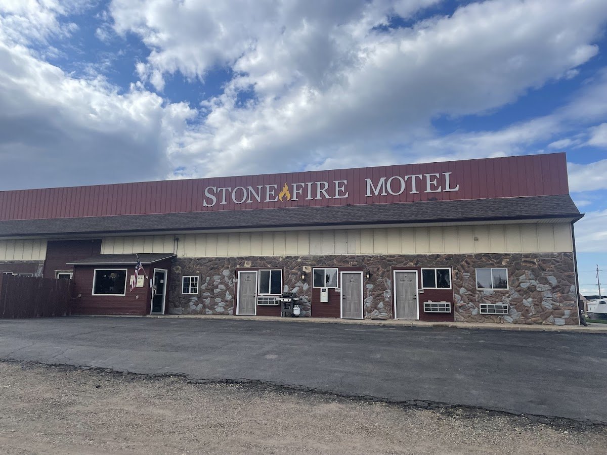 Stonefire Motel & Lodge